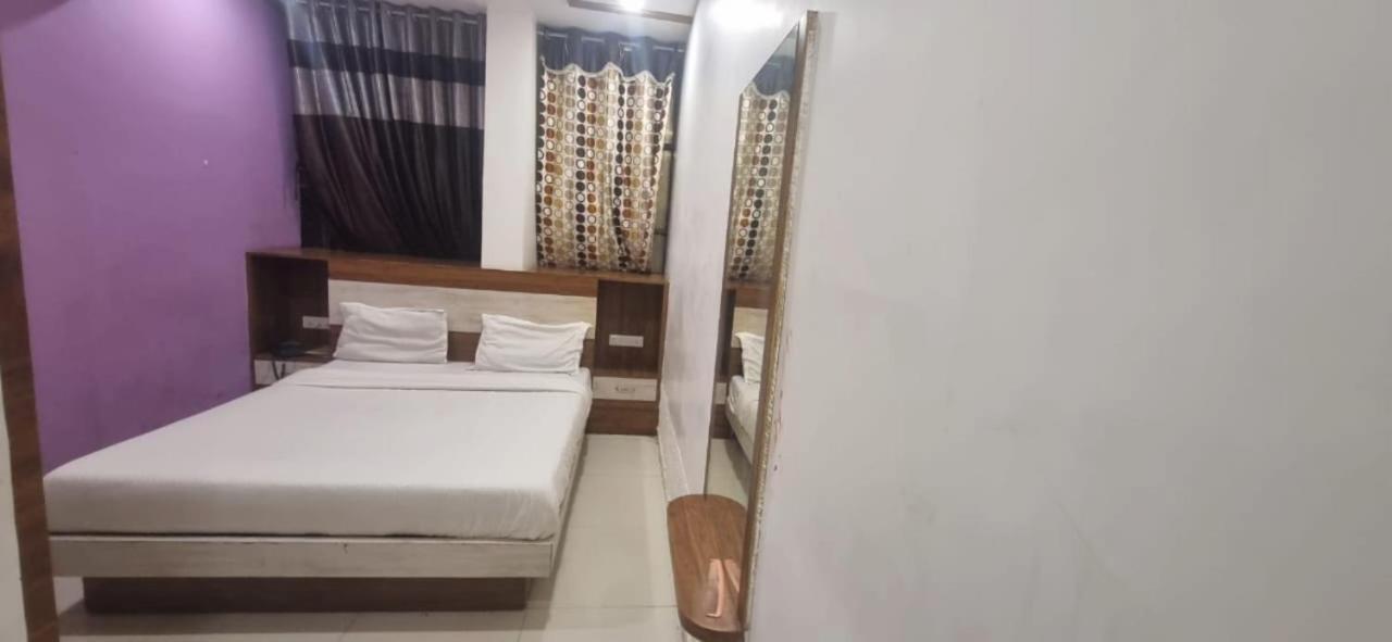 Hotel Jay Bhawani Ahmedabad Exterior foto